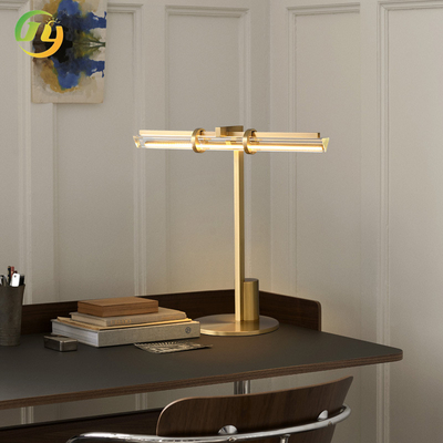 JYLIGHTING आधुनिक नॉर्डिक सरल लक्जरी एलईडी टेबल लैंप बेडरूम के लिए तांबा कांच होटल लिविंग रूम अध्ययन सोफा कोने प्रकाश