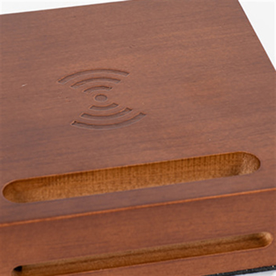 एलईडी एल्युमिनियम ग्लॉड वायरलेस चार्जर सजावटी लकड़ी का टेबल लैंप 324 X 120 X 410
